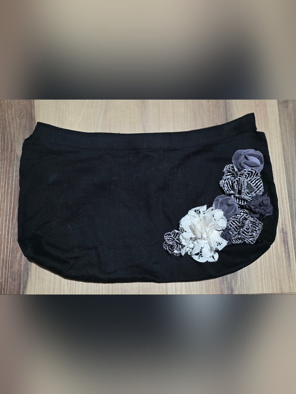 Retired Thirty-One Fitted Elite Purse Skirt Black with 3D Flower Petals